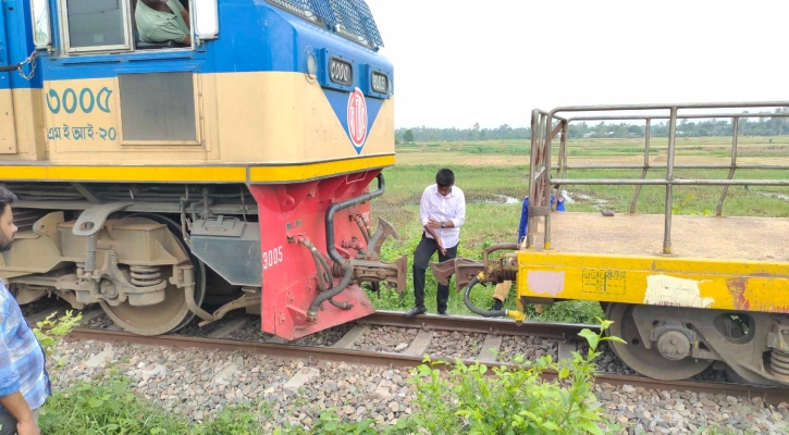 রায়পুরার শ্রীনিধি রেলস্টেশনে বগি লাইনচ্যুত